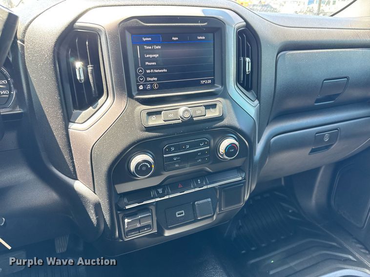 image for item DY0031 2020 Chevrolet Silverado 3500HD Crew Cab utility bed pickup truck