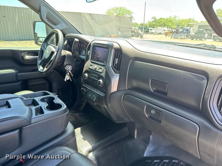 image for item DY0031 2020 Chevrolet Silverado 3500HD Crew Cab utility bed pickup truck