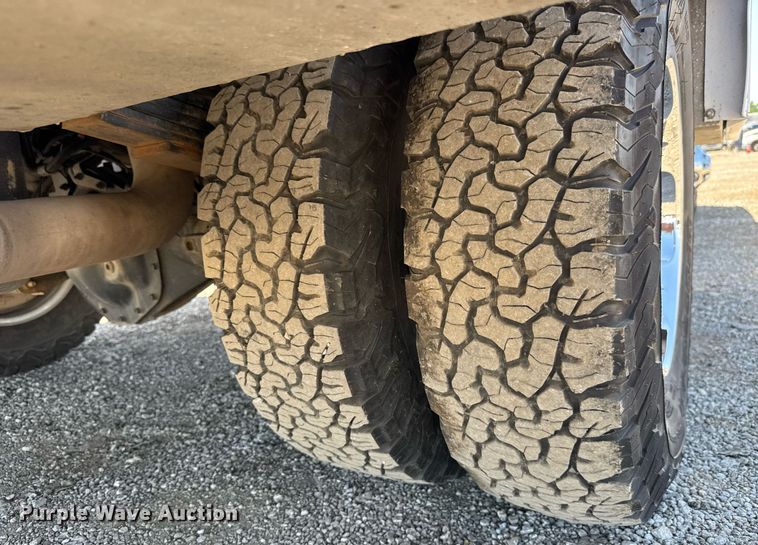 image for item DY0031 2020 Chevrolet Silverado 3500HD Crew Cab utility bed pickup truck