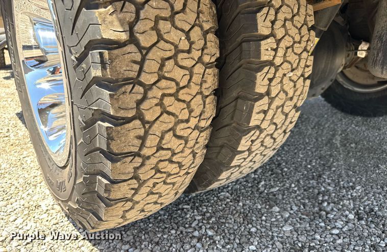 image for item DY0031 2020 Chevrolet Silverado 3500HD Crew Cab utility bed pickup truck