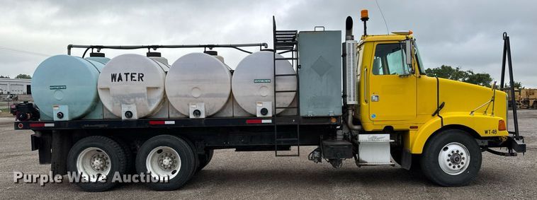 image for item DY0039 1992 White GMC WCA water truck