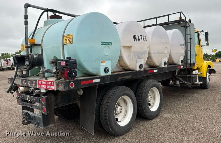 image for item DY0039 1992 White GMC WCA water truck