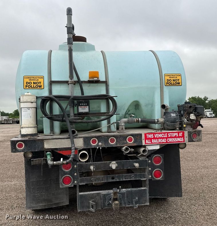 image for item DY0039 1992 White GMC WCA water truck