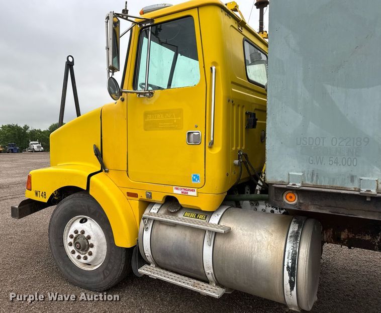 image for item DY0039 1992 White GMC WCA water truck