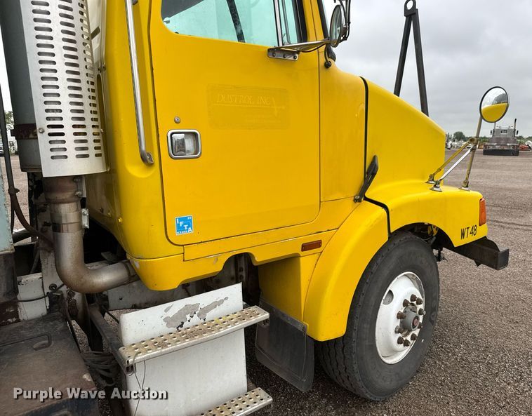 image for item DY0039 1992 White GMC WCA water truck