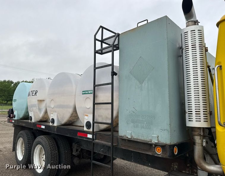 image for item DY0039 1992 White GMC WCA water truck