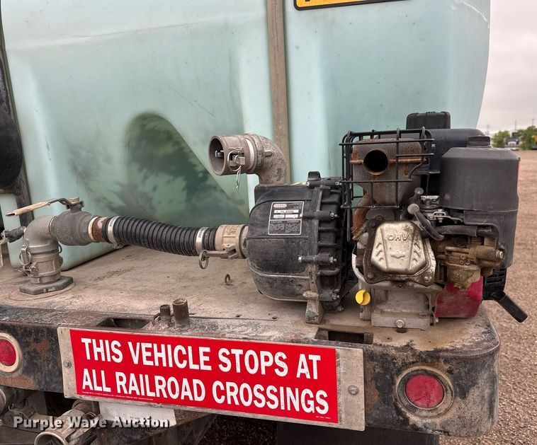 image for item DY0039 1992 White GMC WCA water truck