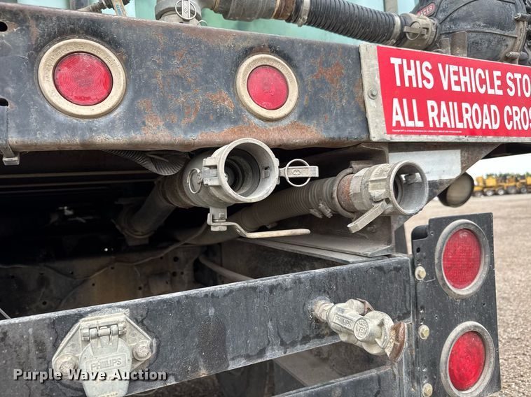 image for item DY0039 1992 White GMC WCA water truck