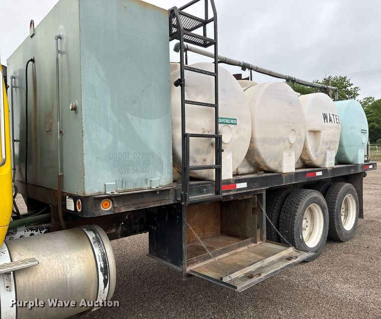 image for item DY0039 1992 White GMC WCA water truck