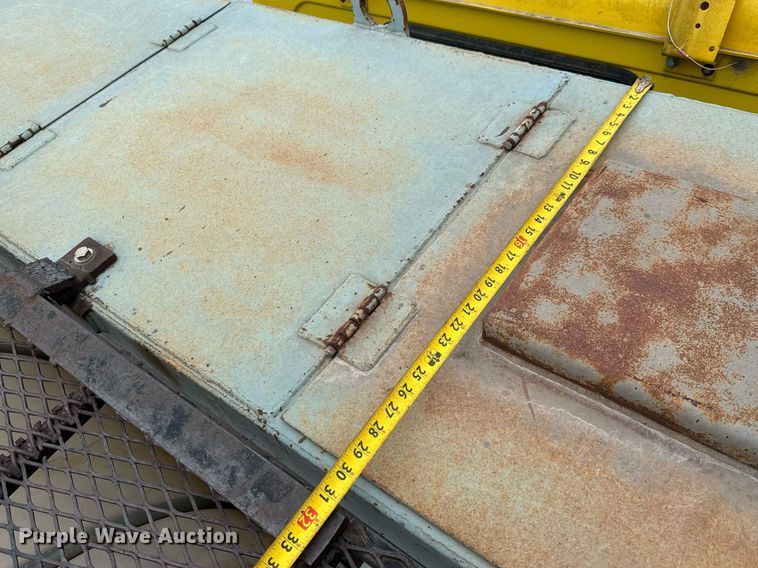 image for item DY0039 1992 White GMC WCA water truck