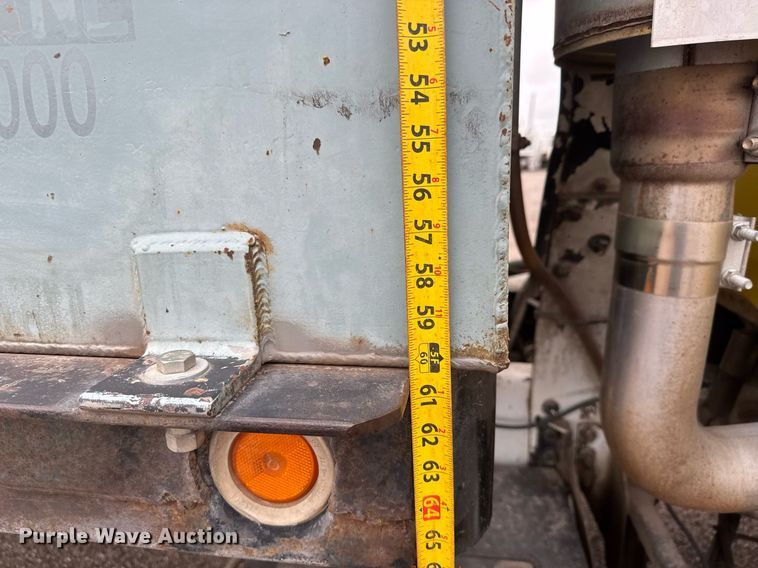 image for item DY0039 1992 White GMC WCA water truck