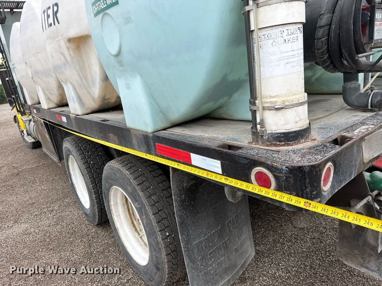 image for item DY0039 1992 White GMC WCA water truck