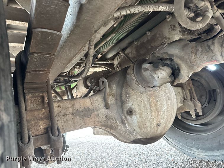 image for item DY0039 1992 White GMC WCA water truck