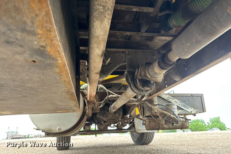 image for item DY0039 1992 White GMC WCA water truck