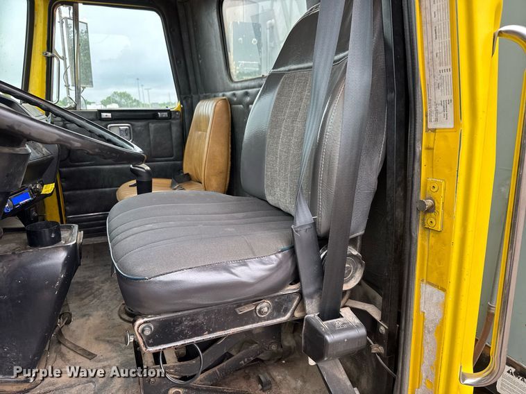 image for item DY0039 1992 White GMC WCA water truck