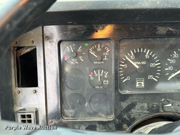 image for item DY0039 1992 White GMC WCA water truck