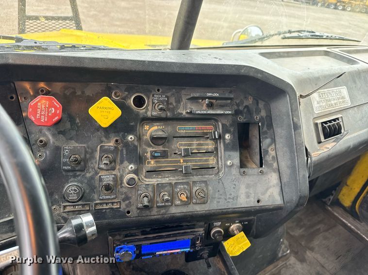 image for item DY0039 1992 White GMC WCA water truck