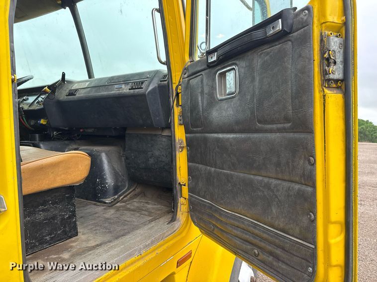 image for item DY0039 1992 White GMC WCA water truck