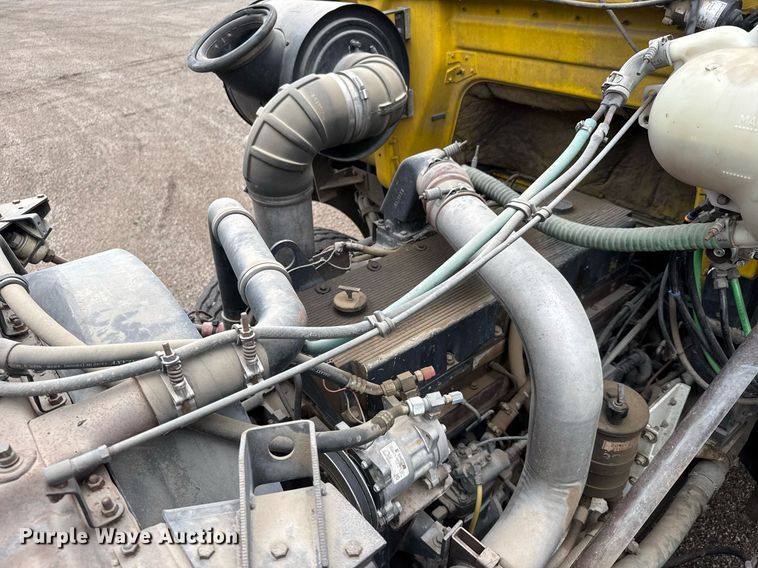 image for item DY0039 1992 White GMC WCA water truck