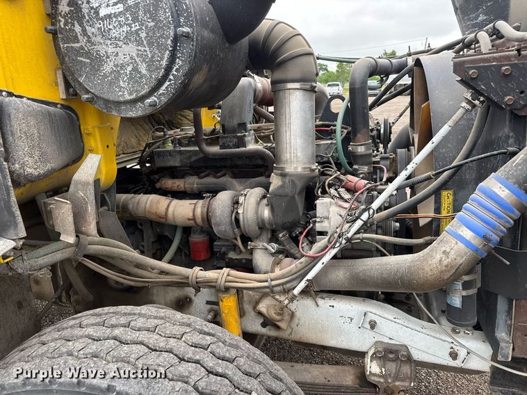 image for item DY0039 1992 White GMC WCA water truck