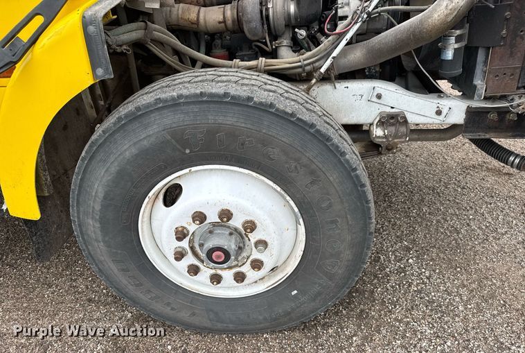 image for item DY0039 1992 White GMC WCA water truck