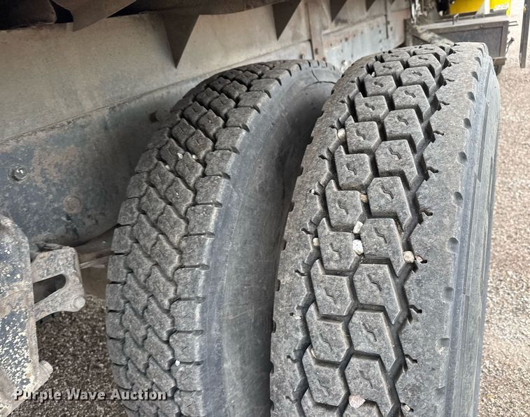 image for item DY0039 1992 White GMC WCA water truck