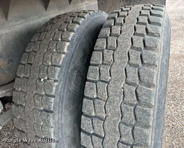 image for item DY0039 1992 White GMC WCA water truck