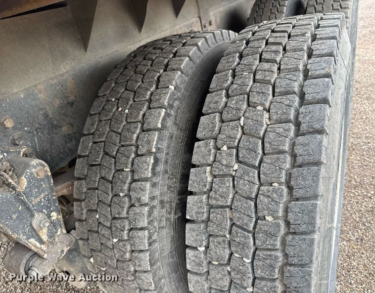 image for item DY0039 1992 White GMC WCA water truck