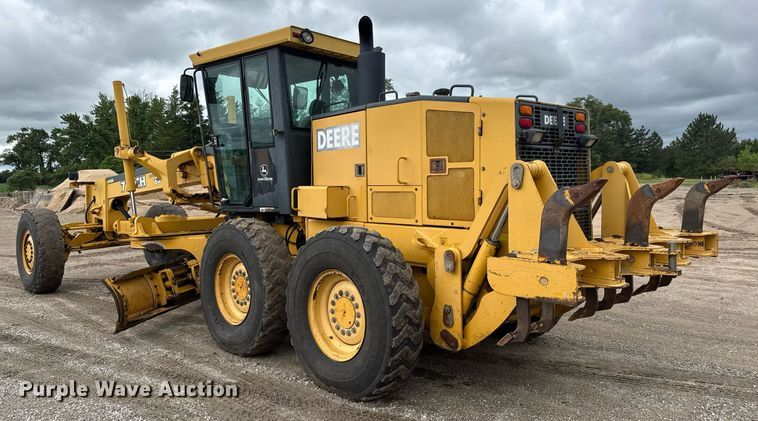 image for item DY0073 2004 John Deere 772CH Series II motor grader