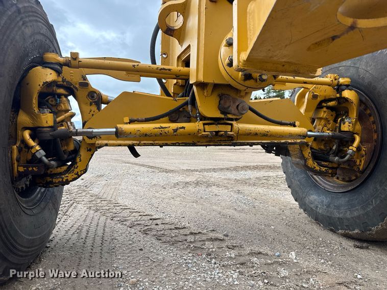 image for item DY0073 2004 John Deere 772CH Series II motor grader