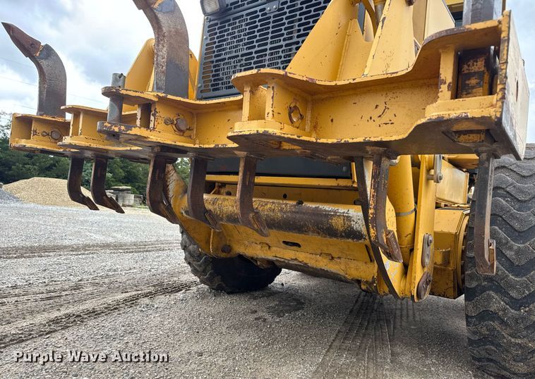 image for item DY0073 2004 John Deere 772CH Series II motor grader