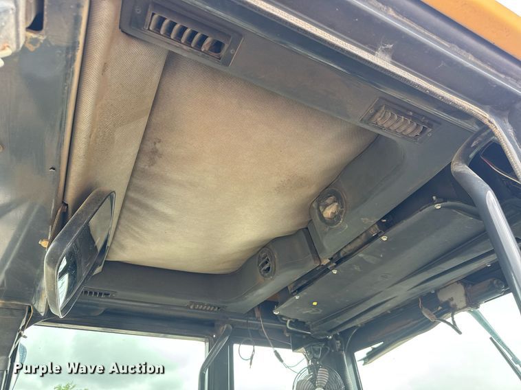 image for item DY0073 2004 John Deere 772CH Series II motor grader