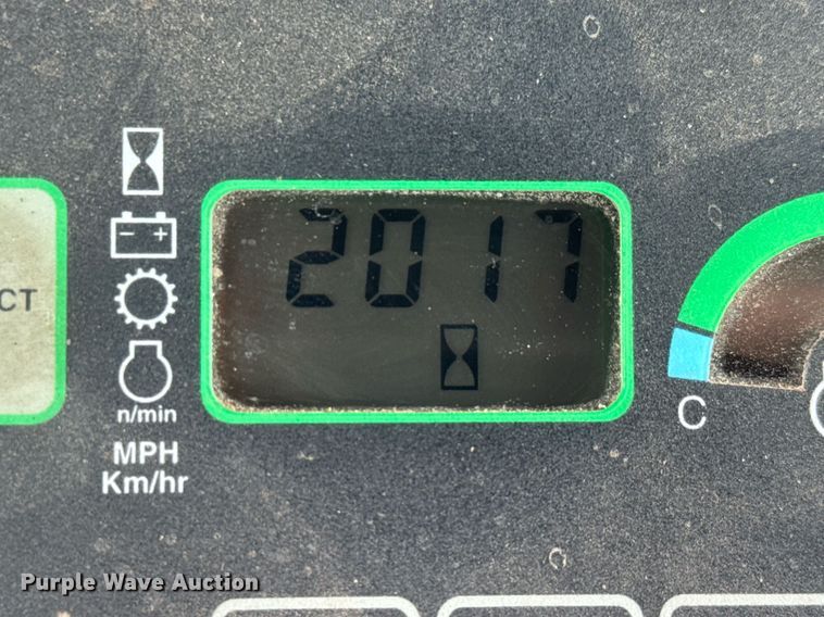 image for item DY0073 2004 John Deere 772CH Series II motor grader