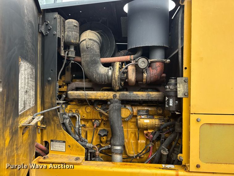 image for item DY0073 2004 John Deere 772CH Series II motor grader