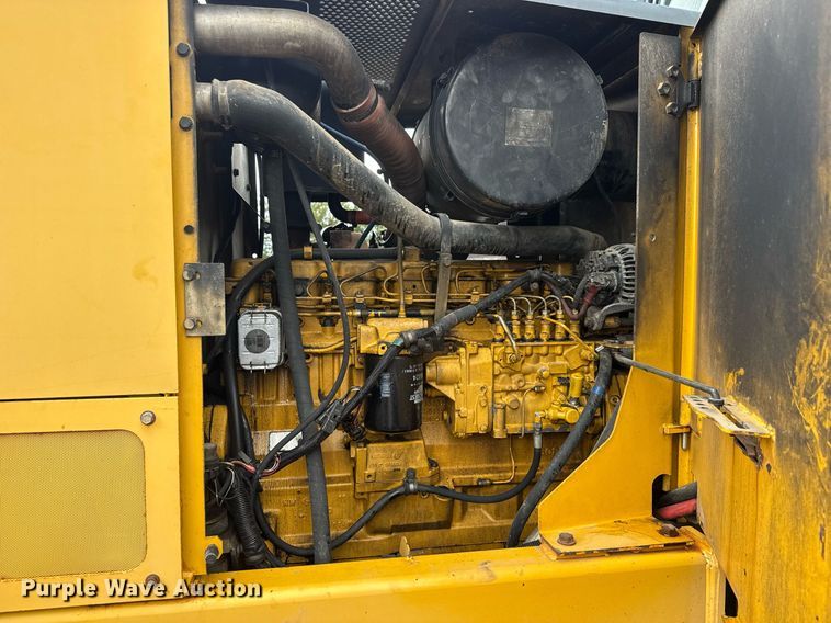 image for item DY0073 2004 John Deere 772CH Series II motor grader