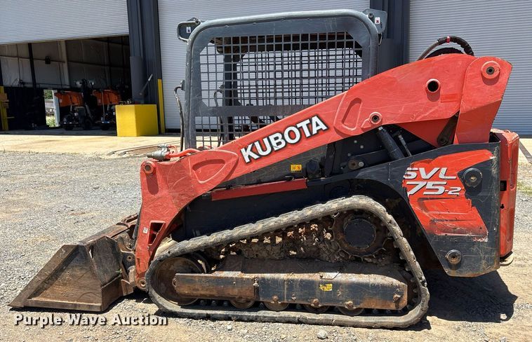 image for item DY0469 2019 Kubota SVL75-2 tracked skid steer loader