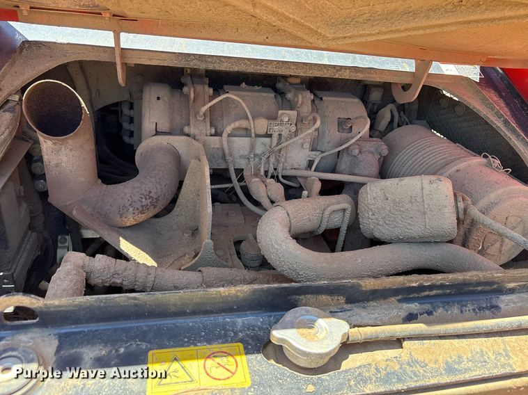 image for item DY0469 2019 Kubota SVL75-2 tracked skid steer loader