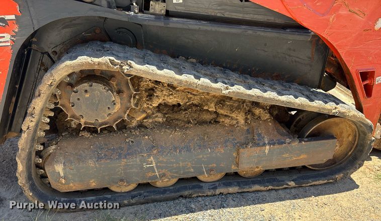 image for item DY0469 2019 Kubota SVL75-2 tracked skid steer loader