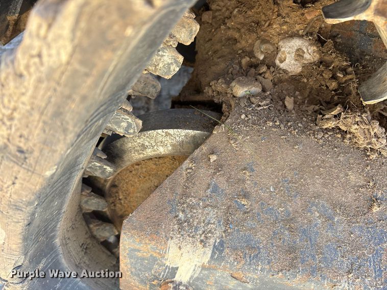 image for item DY0469 2019 Kubota SVL75-2 tracked skid steer loader