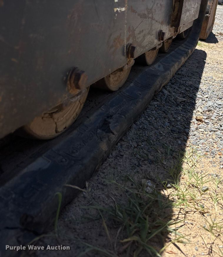 image for item DY0469 2019 Kubota SVL75-2 tracked skid steer loader