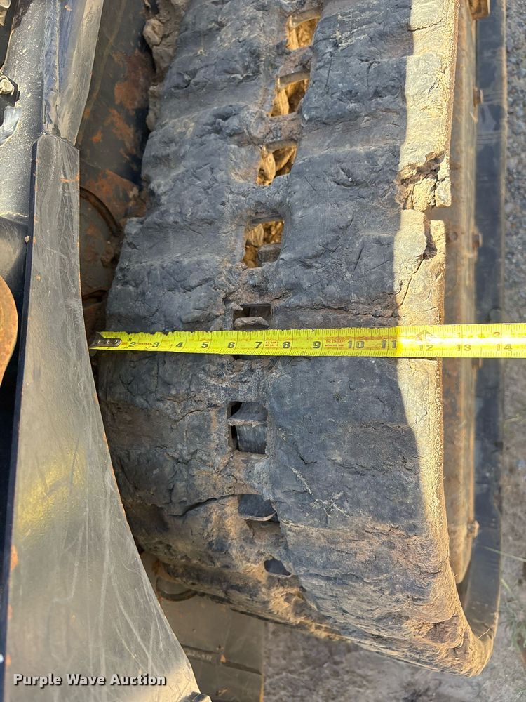 image for item DY0469 2019 Kubota SVL75-2 tracked skid steer loader