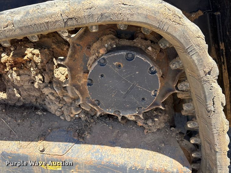 image for item DY0469 2019 Kubota SVL75-2 tracked skid steer loader