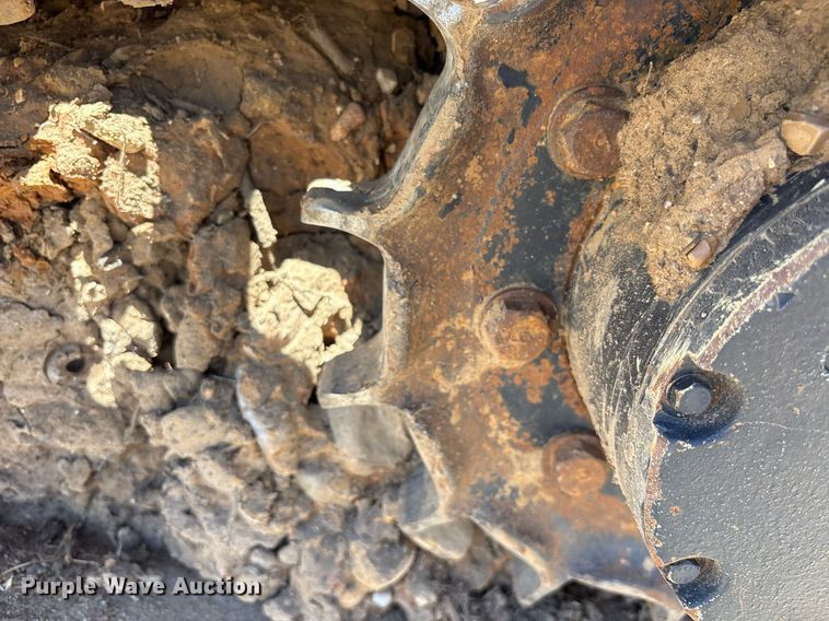 image for item DY0469 2019 Kubota SVL75-2 tracked skid steer loader