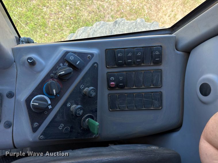 image for item DY0473 2014 Volvo G930B motor grader