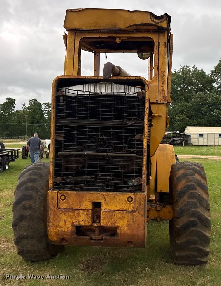 image for item DY0511 1977 John Deere 444 wheel loader