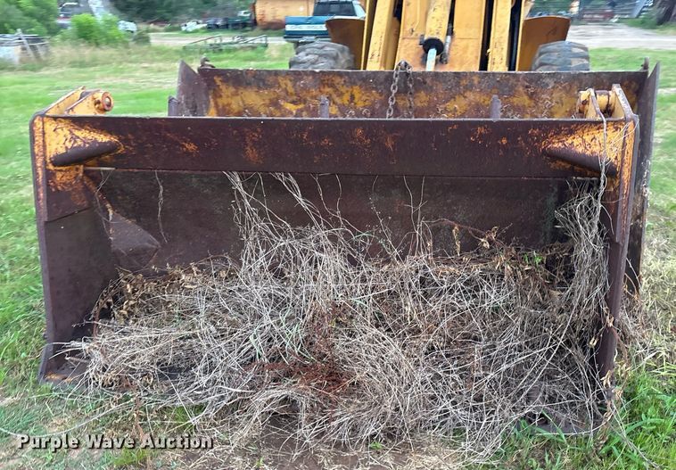 image for item DY0511 1977 John Deere 444 wheel loader