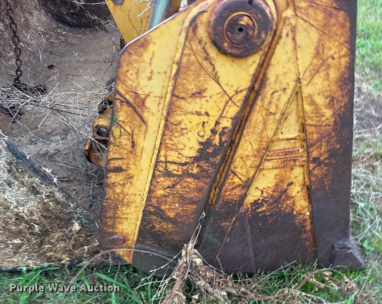 image for item DY0511 1977 John Deere 444 wheel loader