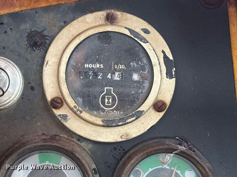 image for item DY0511 1977 John Deere 444 wheel loader