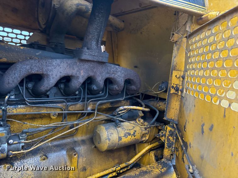 image for item DY0511 1977 John Deere 444 wheel loader