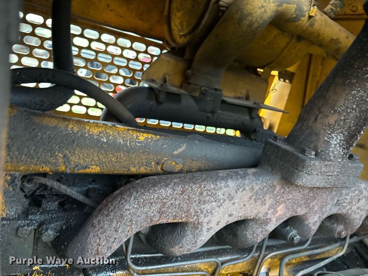 image for item DY0511 1977 John Deere 444 wheel loader